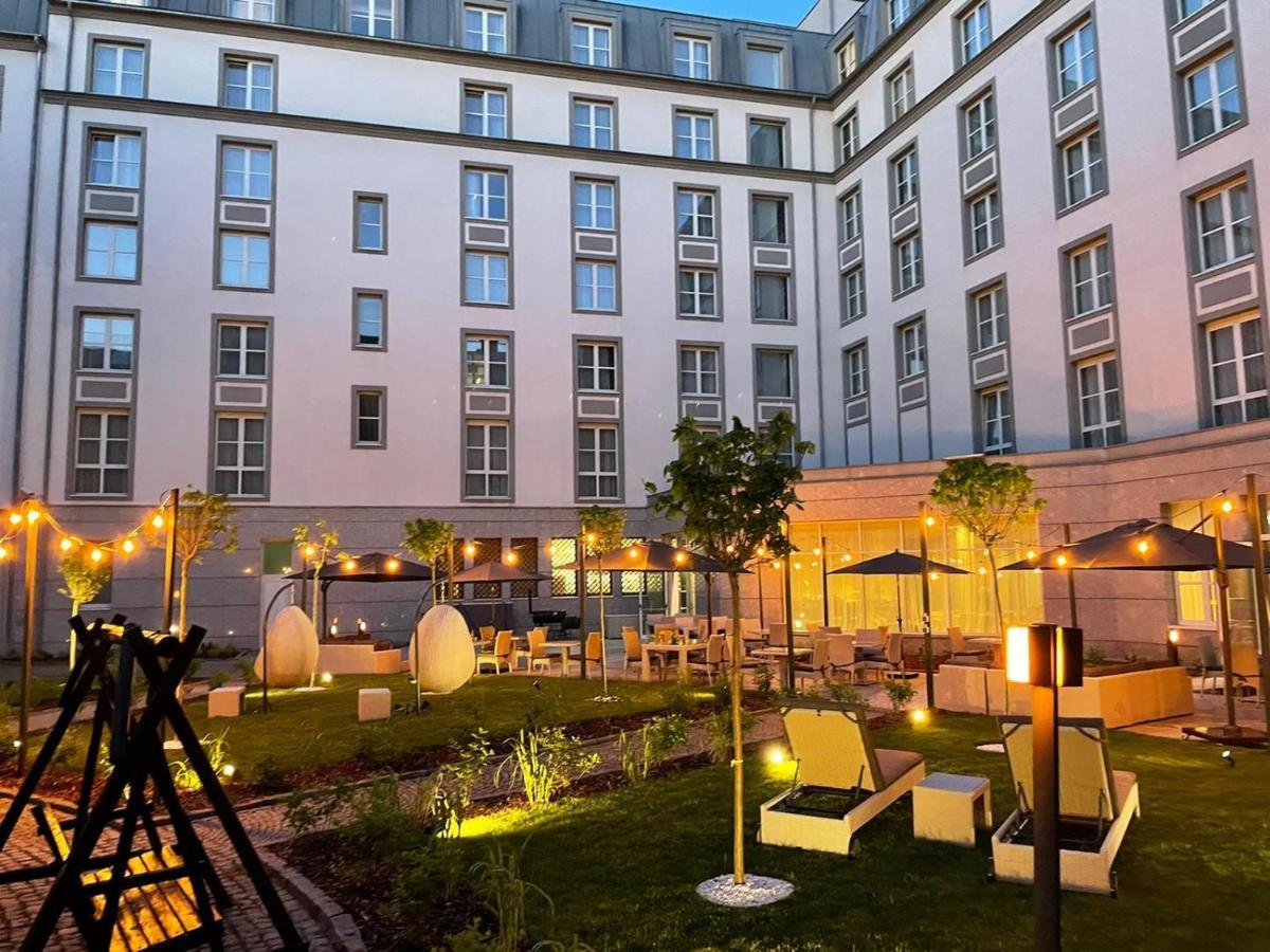 Radisson Blu Hotel Wroclaw Exterior photo The courtyard of the hotel
