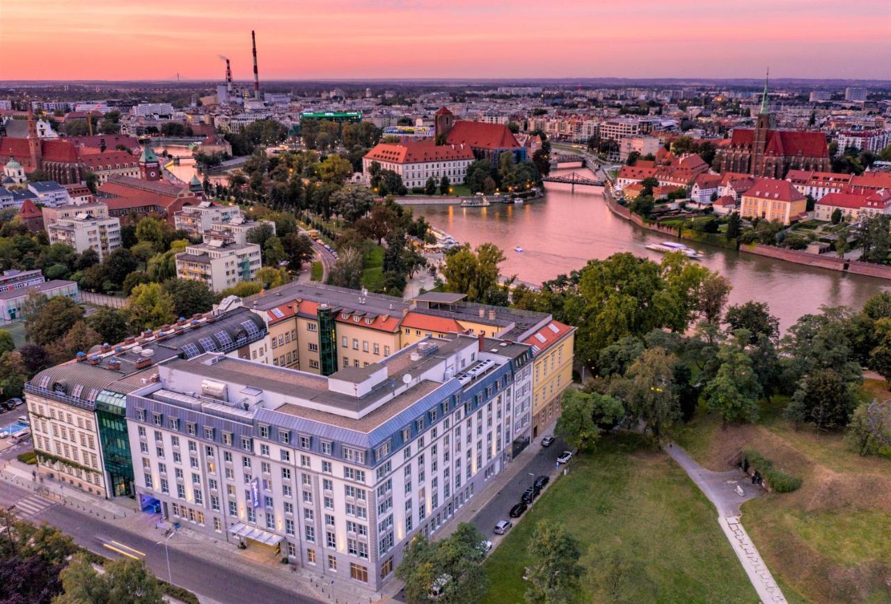 Radisson Blu Hotel Wroclaw Exterior photo Aerial view of the university