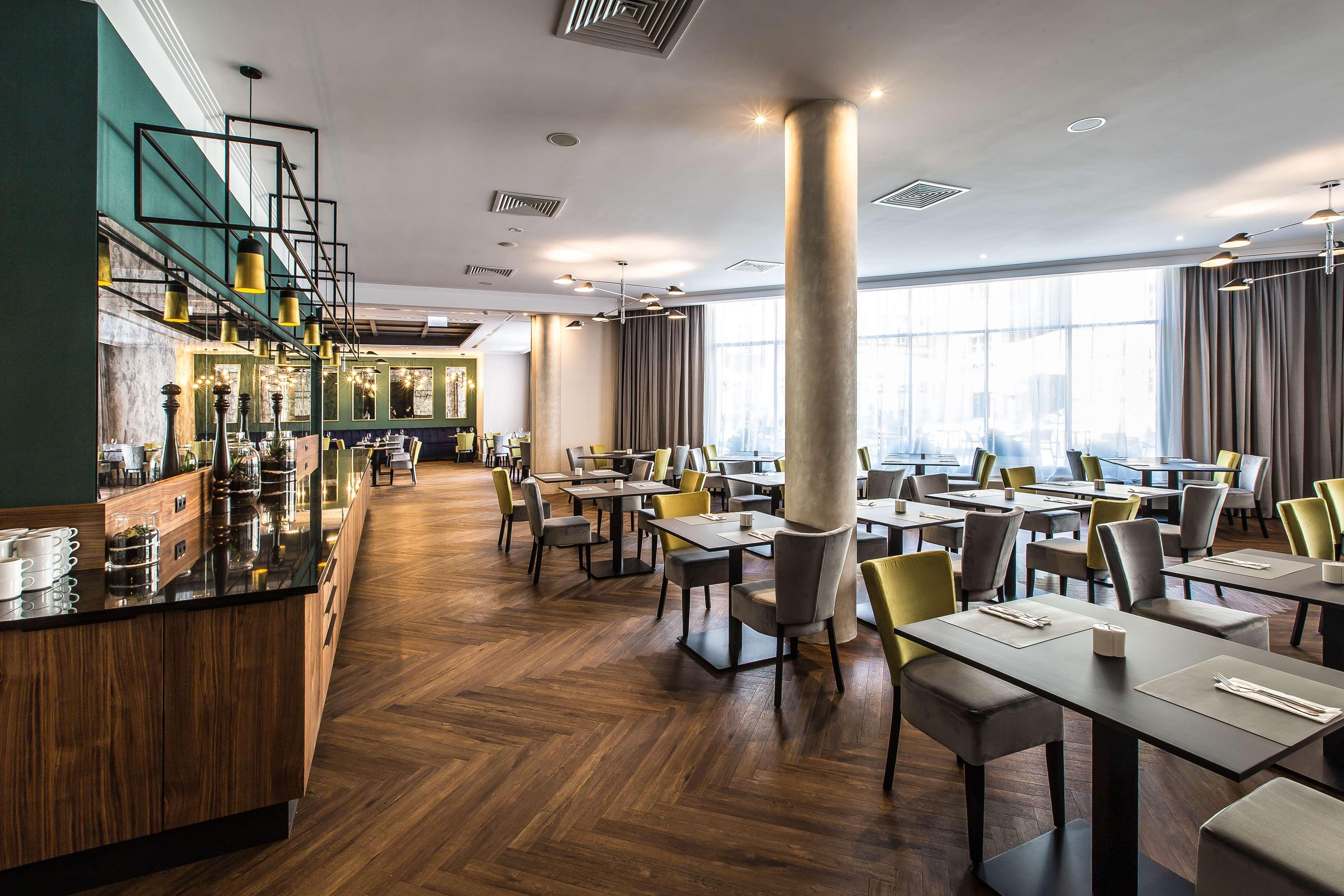 Radisson Blu Hotel Wroclaw Exterior photo Restaurant