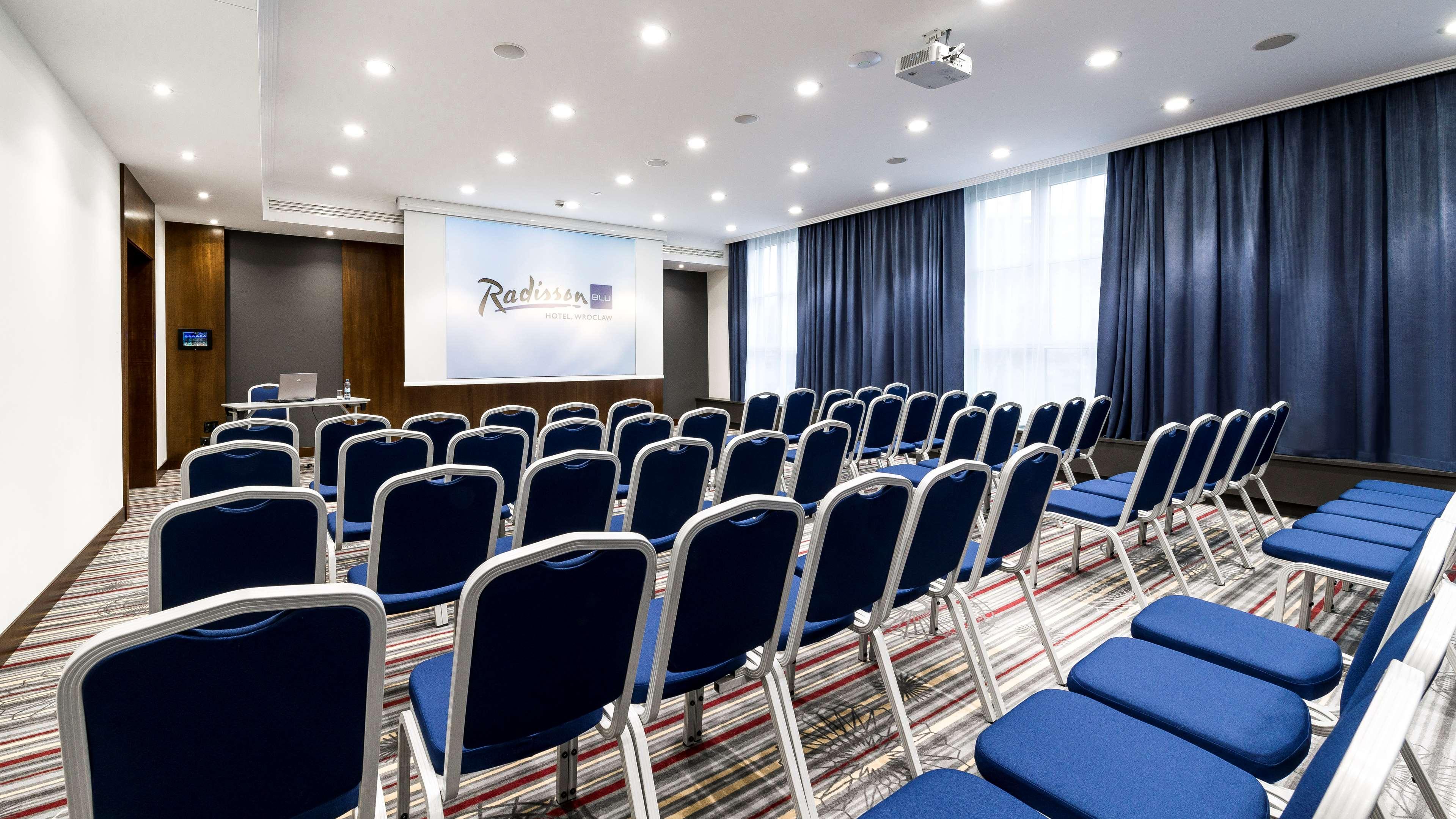 Radisson Blu Hotel Wroclaw Exterior photo Meeting room