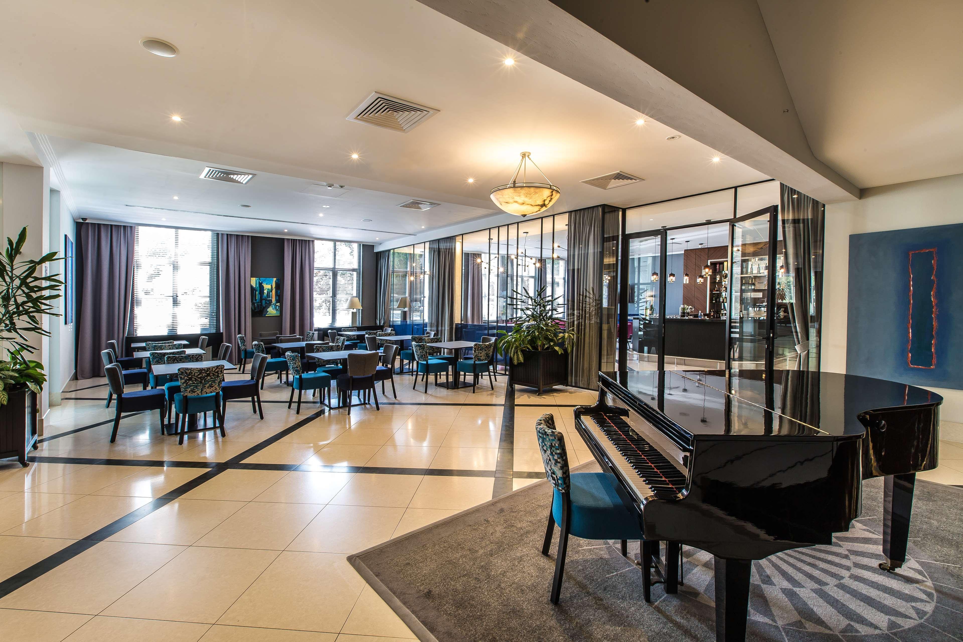 Radisson Blu Hotel Wroclaw Exterior photo The hotel's lobby