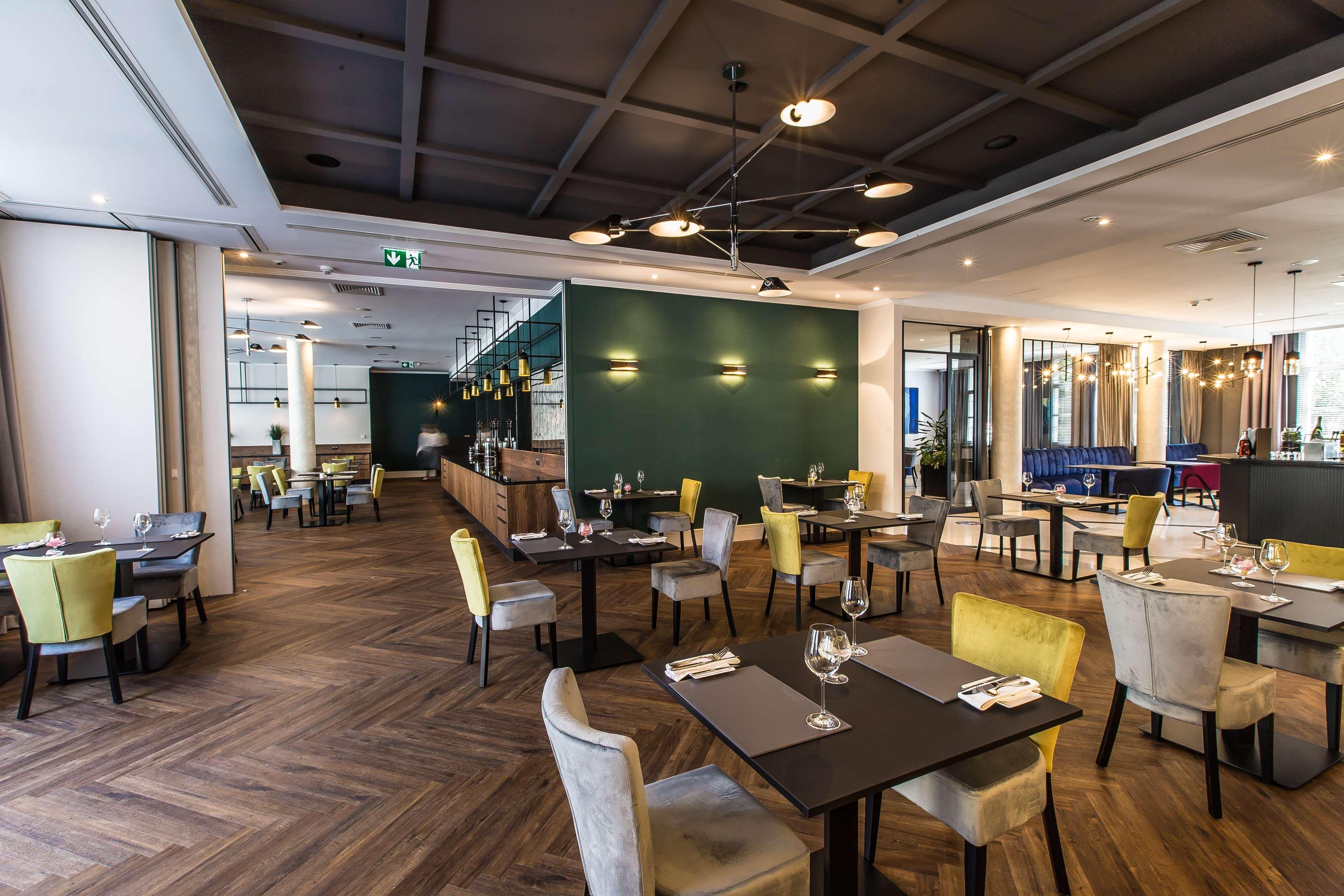 Radisson Blu Hotel Wroclaw Exterior photo Restaurant